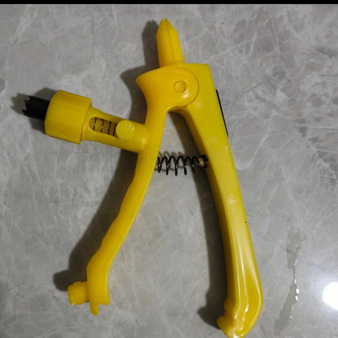 滴灌硬带，多功能打孔器工具