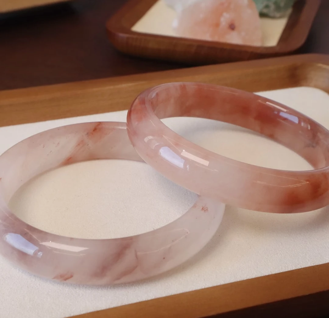 天然金丝玉桃花酿手镯少女粉时尚气质