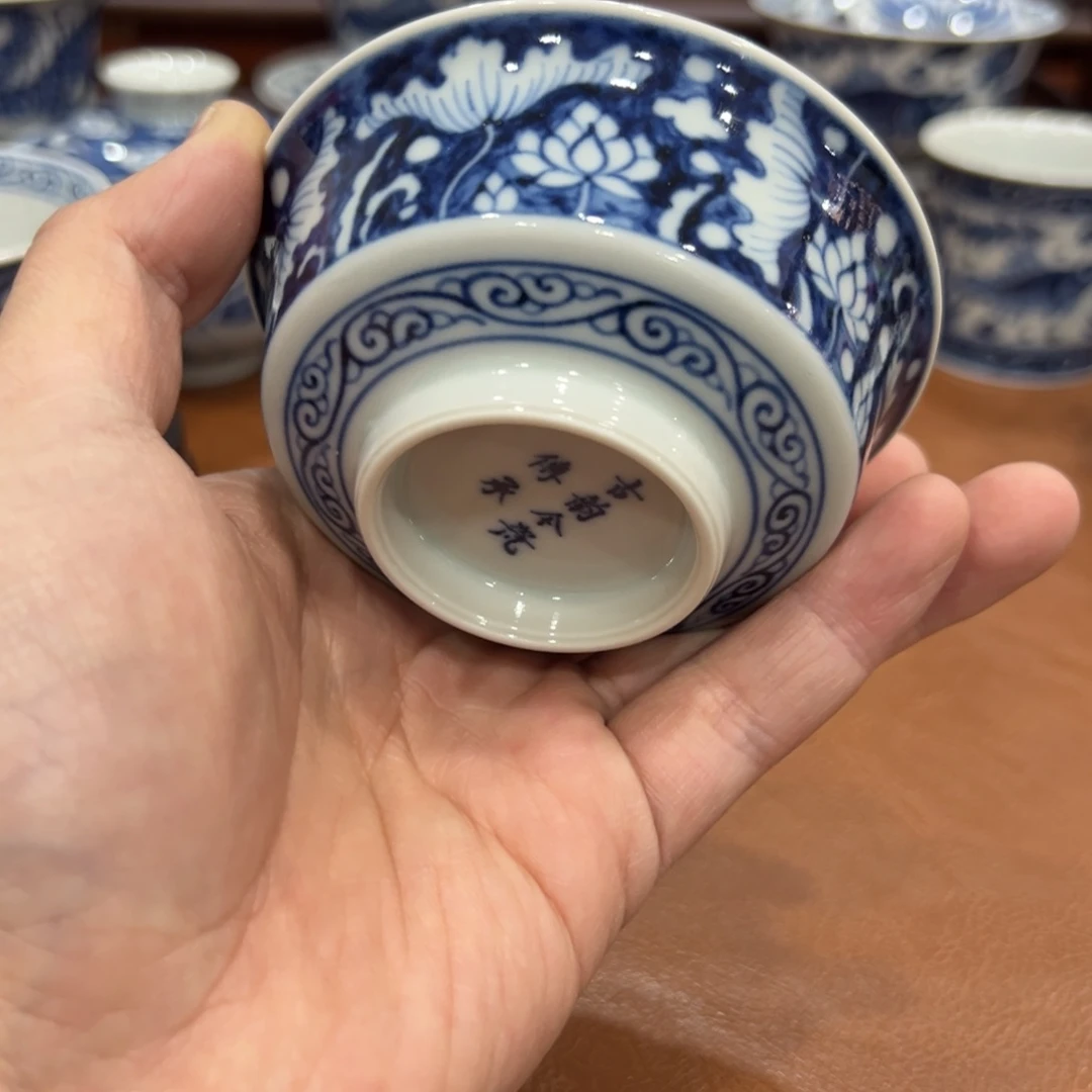 手绘青花一路连科金陵盏