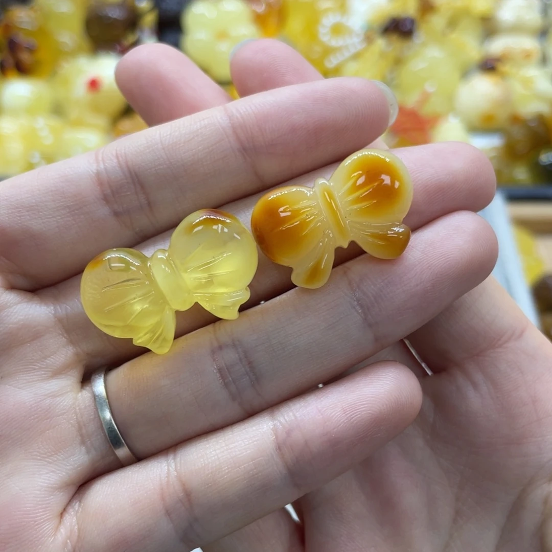 未镶嵌琥珀裸石天然琥珀蝴蝶结3.7克