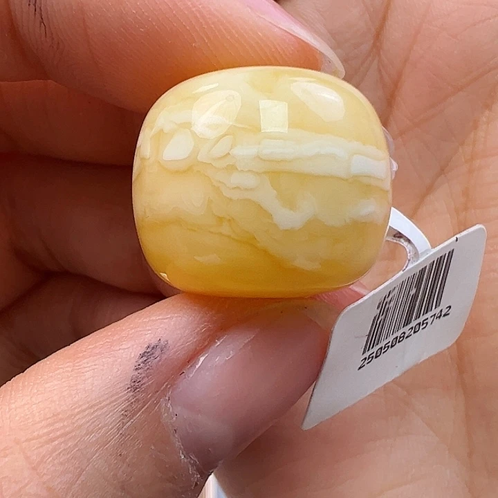 蜜蜡未镶嵌珠宝奇石