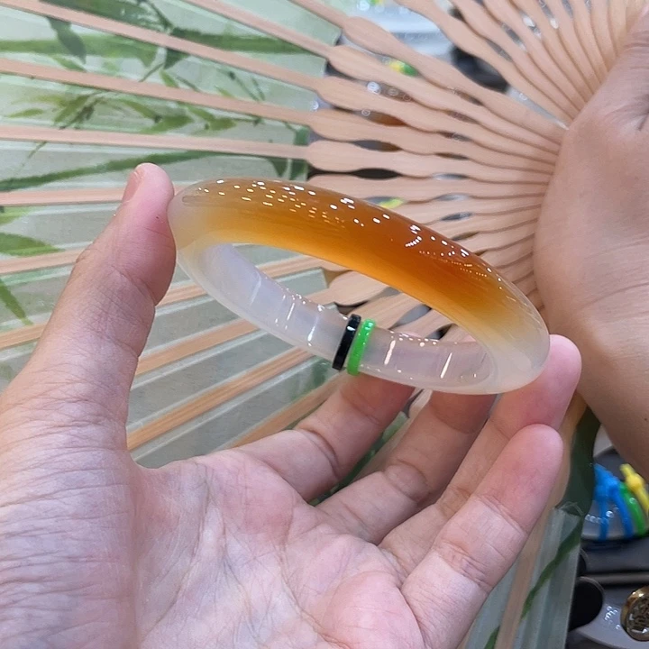 奇***崽玛瑙/玉髓手镯未镶嵌