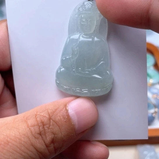 翡翠未镶嵌颈饰翡翠高冰晴底观音