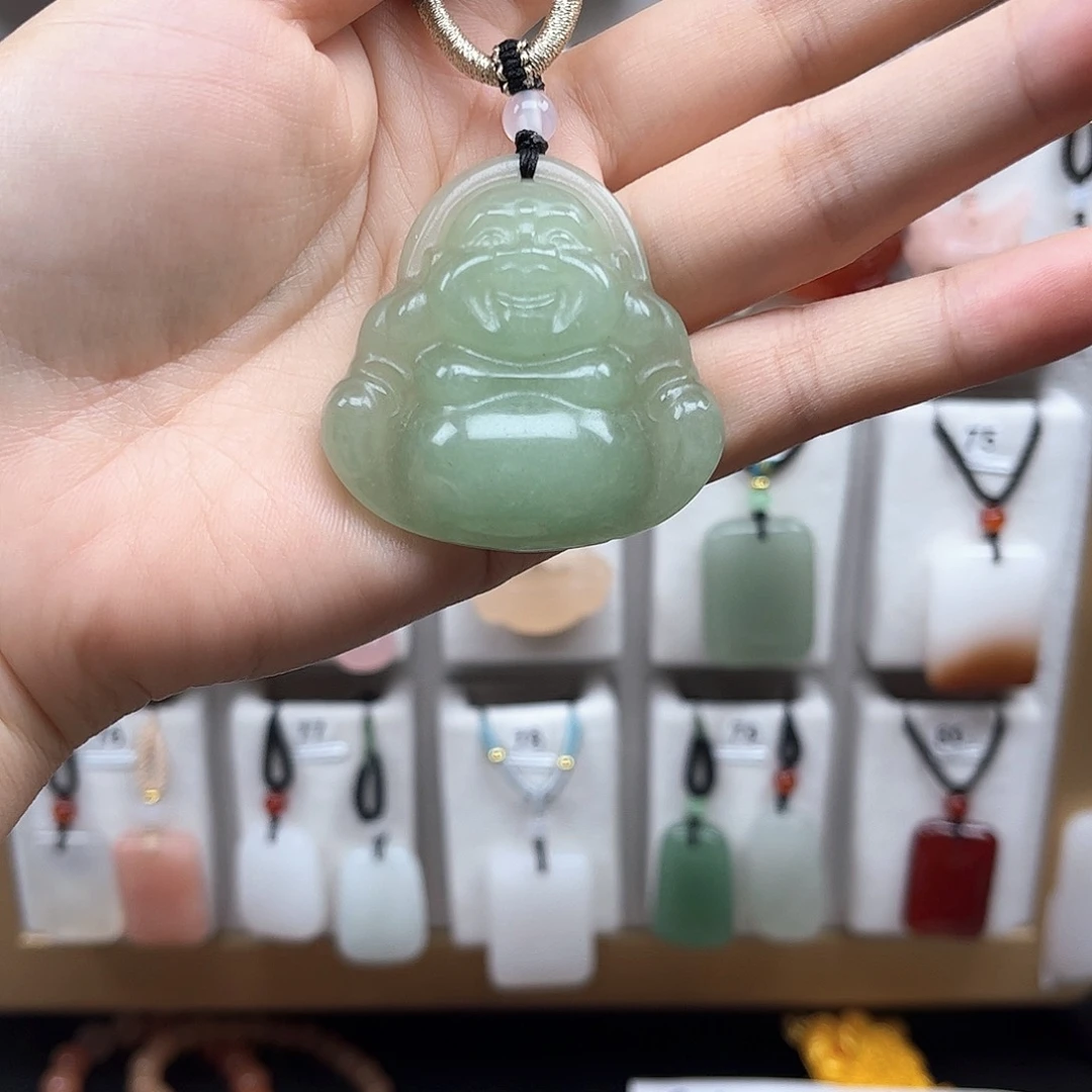 颈饰未镶嵌石英质玉