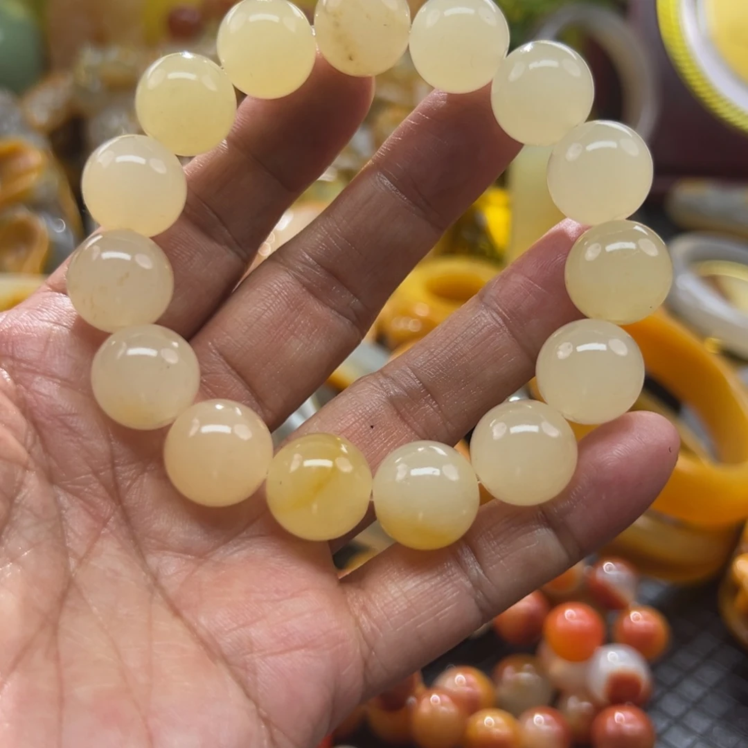 石英质玉未镶嵌颈饰