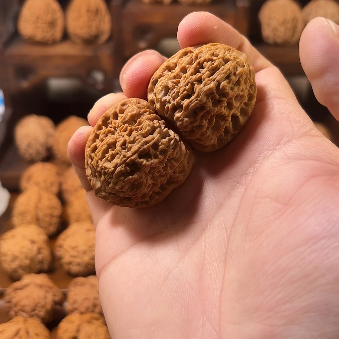 文玩核桃吊坠橘**水三角南疆