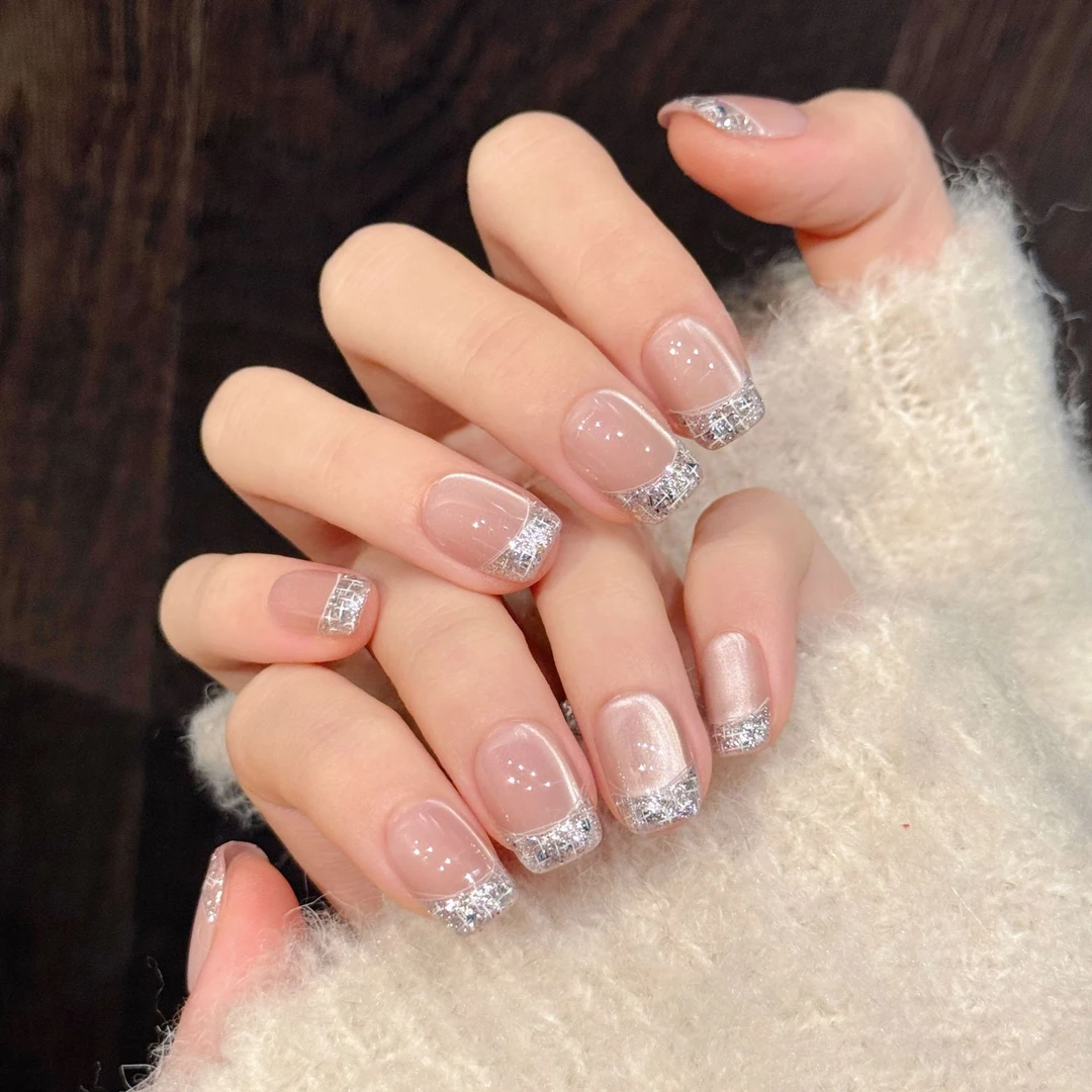 法式碎钻丝绸猫眼显白短款秋冬款款式手工美甲贴同款高级穿戴甲