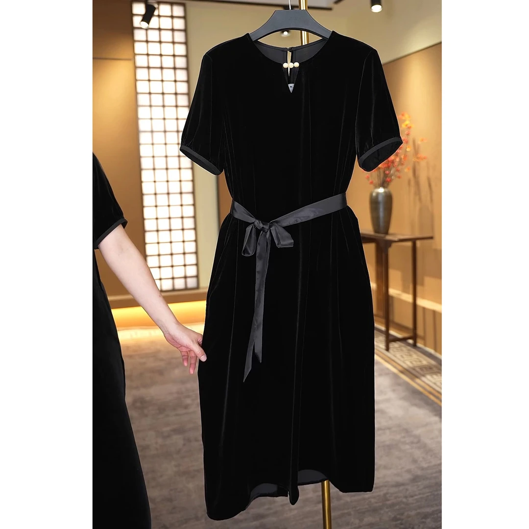 轻奢时尚高级感丝绒小黑裙2025夏季新款设计款一衣两穿法式连衣裙