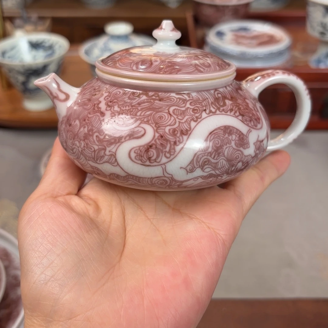 釉里红暗刻龙壶博陵造物
