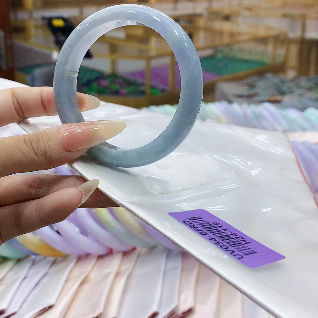 翡翠未镶嵌手镯bbn