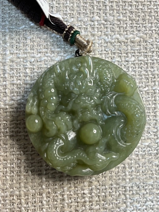 大件厚装手工雕刻青龙工艺品挂件绿色浮雕玉石男龙头龙牌吊坠