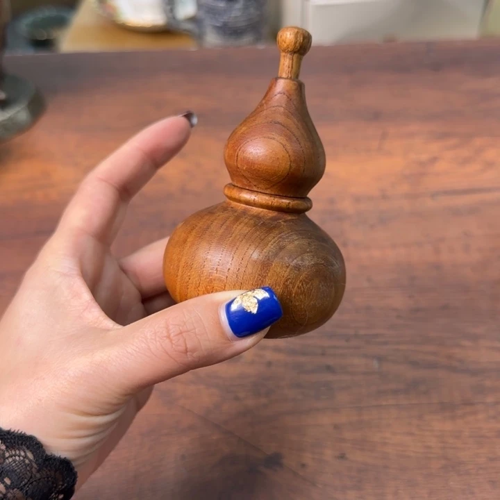 一个陶瓷物件哈哈哈哈