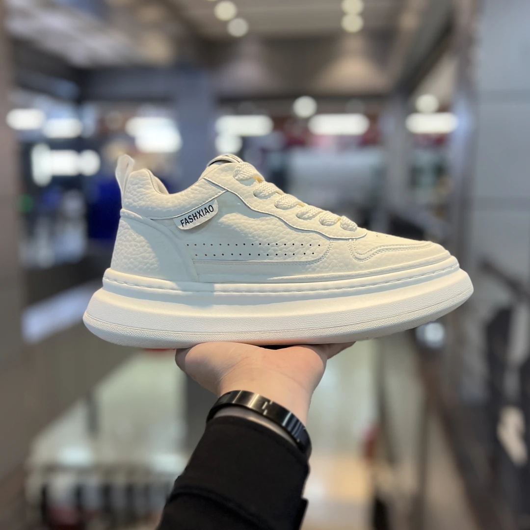 2025秋冬新款舒适透气厚底加绒时尚轻奢休闲板鞋男士潮流百搭潮鞋