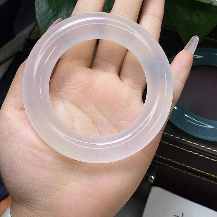迷*鬼时尚精美白色手镯