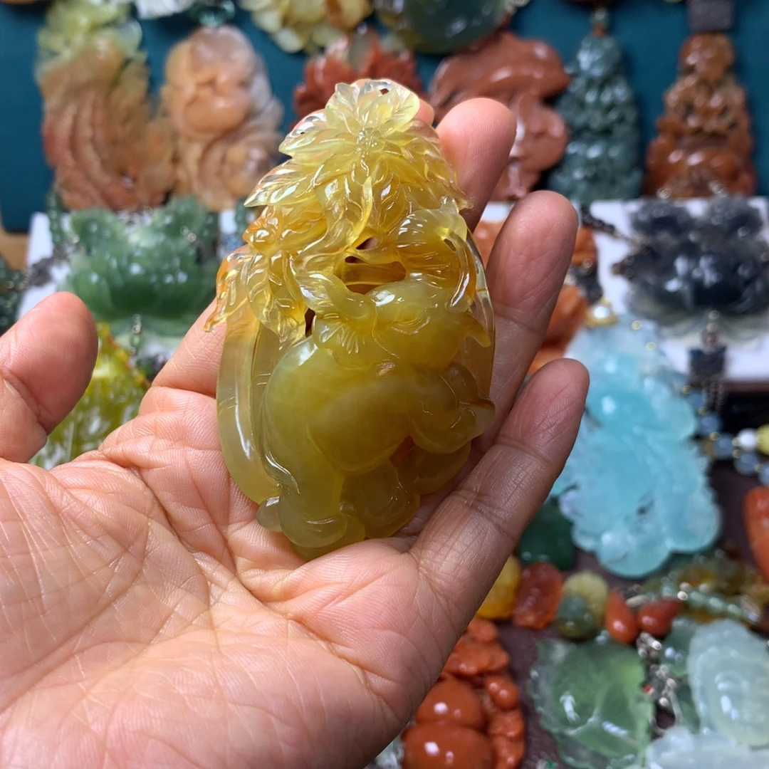 蛇纹石玉未镶嵌挂坠