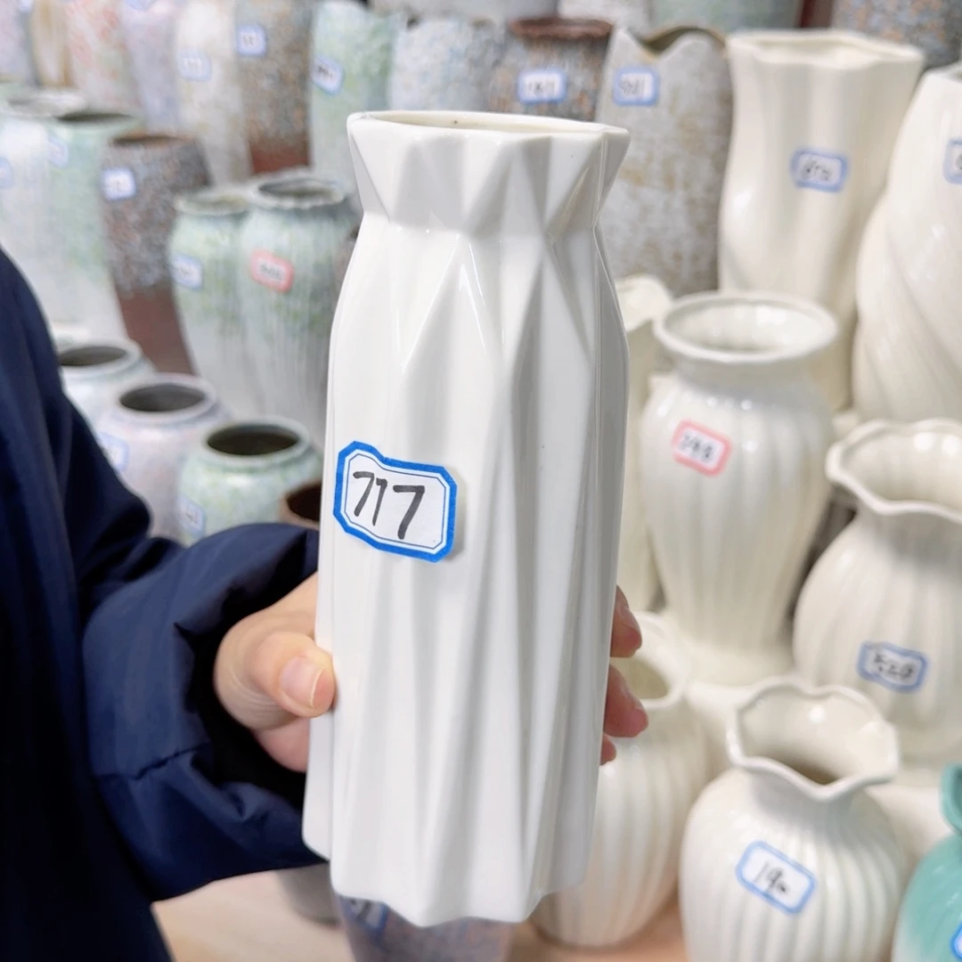 777号亮釉陶瓷高20厘米一个