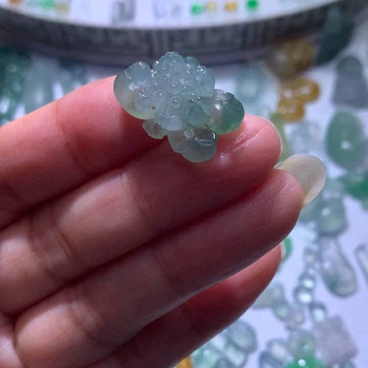 定制翡翠未镶嵌莲花