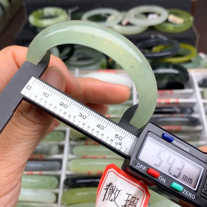 蛇纹石玉未镶嵌手镯789