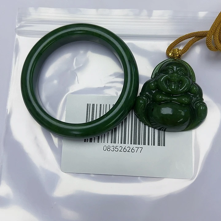 闻***祥和田玉未镶嵌手镯包容56搭吊坠