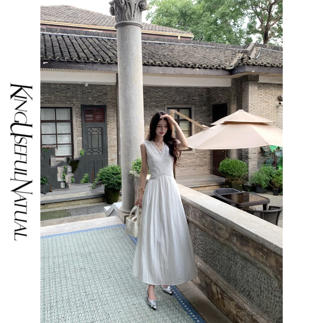 KUN【周末小白裙】初恋白月光 法式浪漫重工刺绣弧形腰线无袖连衣裙