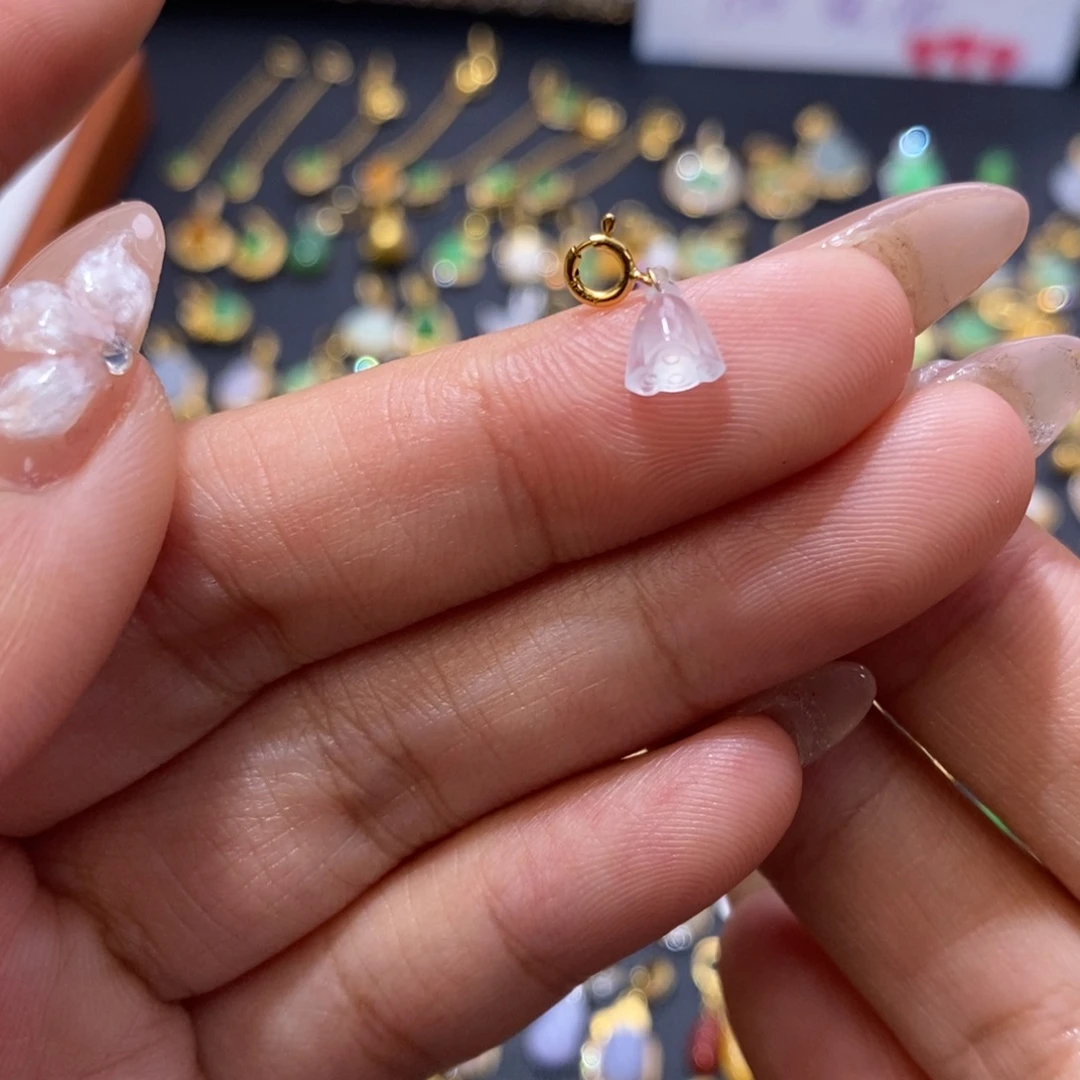 小***小翡翠18K金镶嵌颈饰