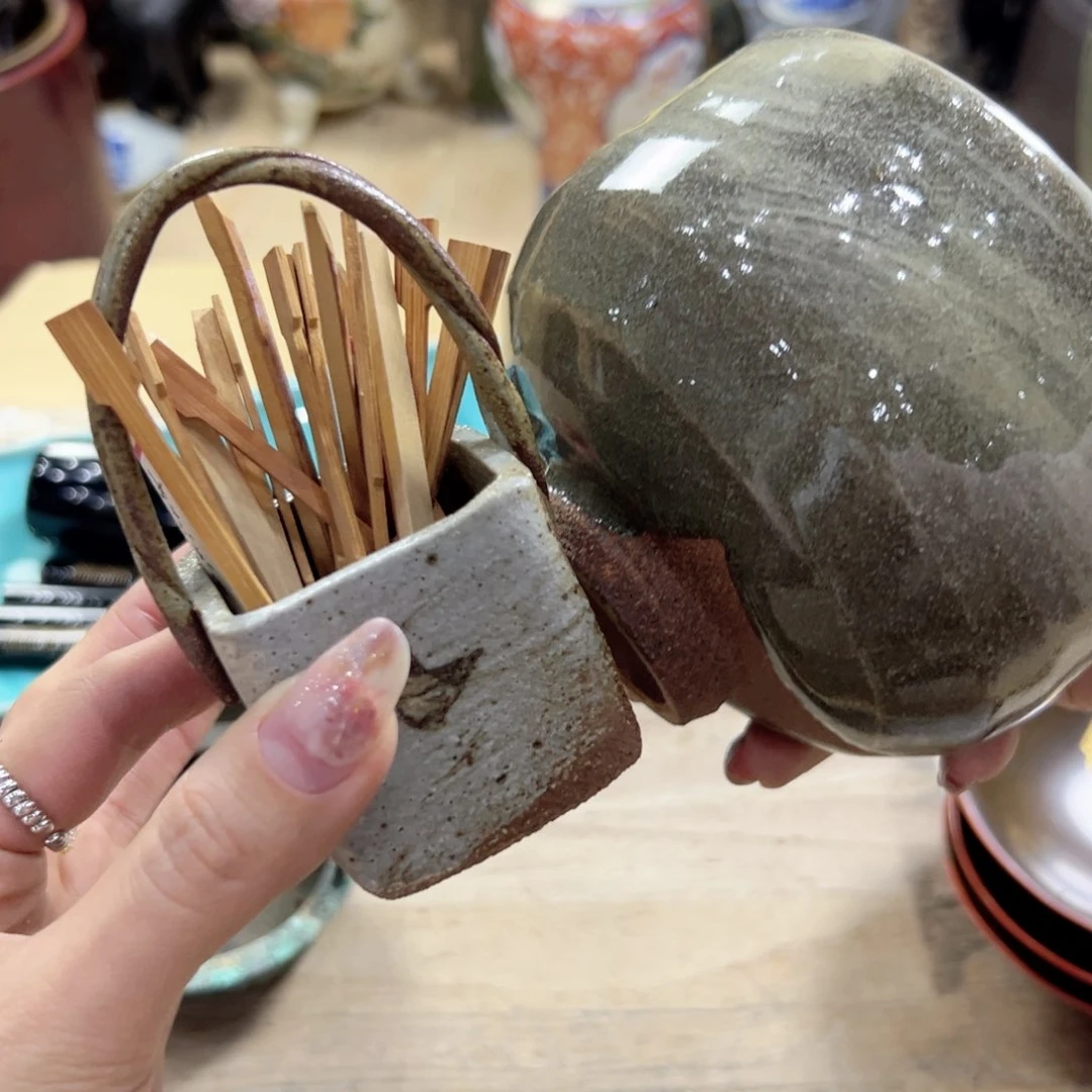 瓷片陶瓷和铝材料在一起