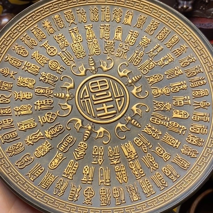 铜器摆件做工精良