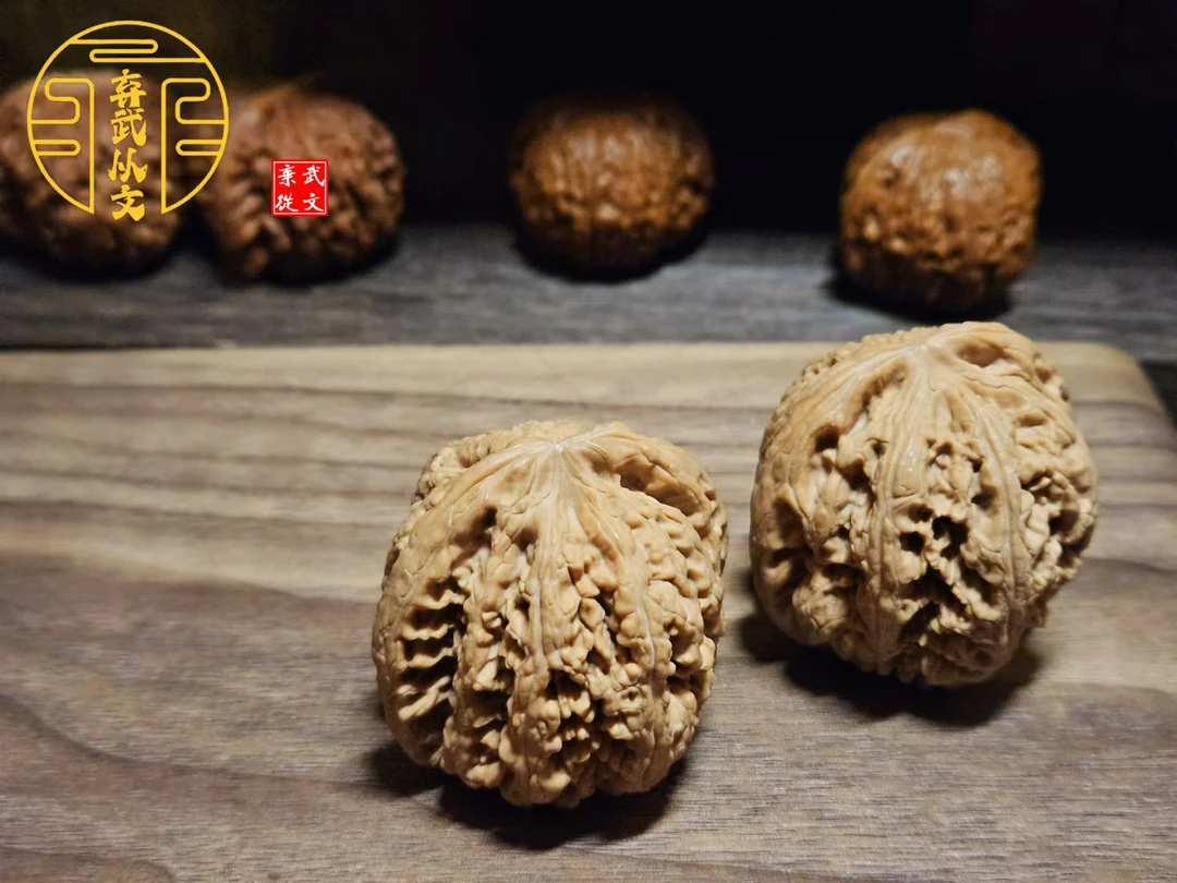 随机文玩核桃一对