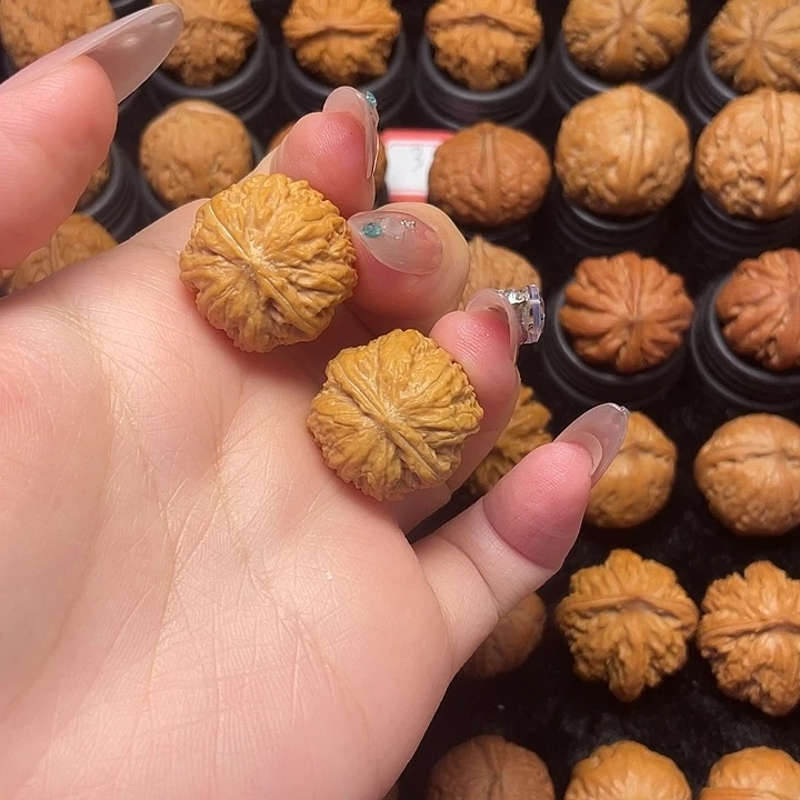 ****吊坠文玩核桃。。。。。