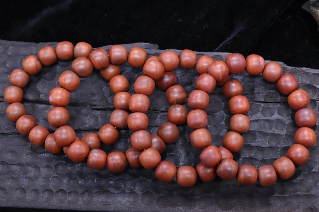 3原矿无优化南红保山磨石坎老型单圈12mm左右多样发一串轻微裂