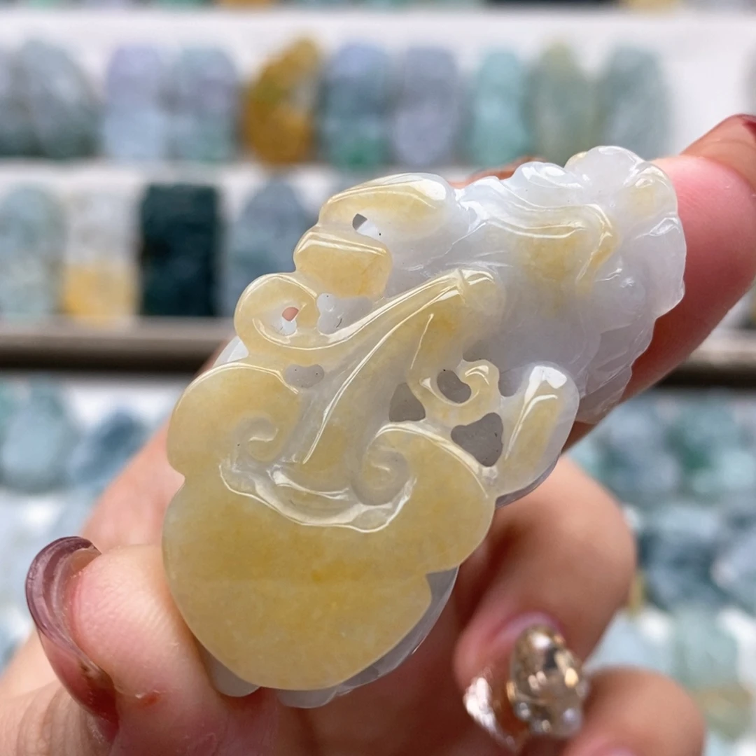 翡翠吊坠(赠链)未镶嵌