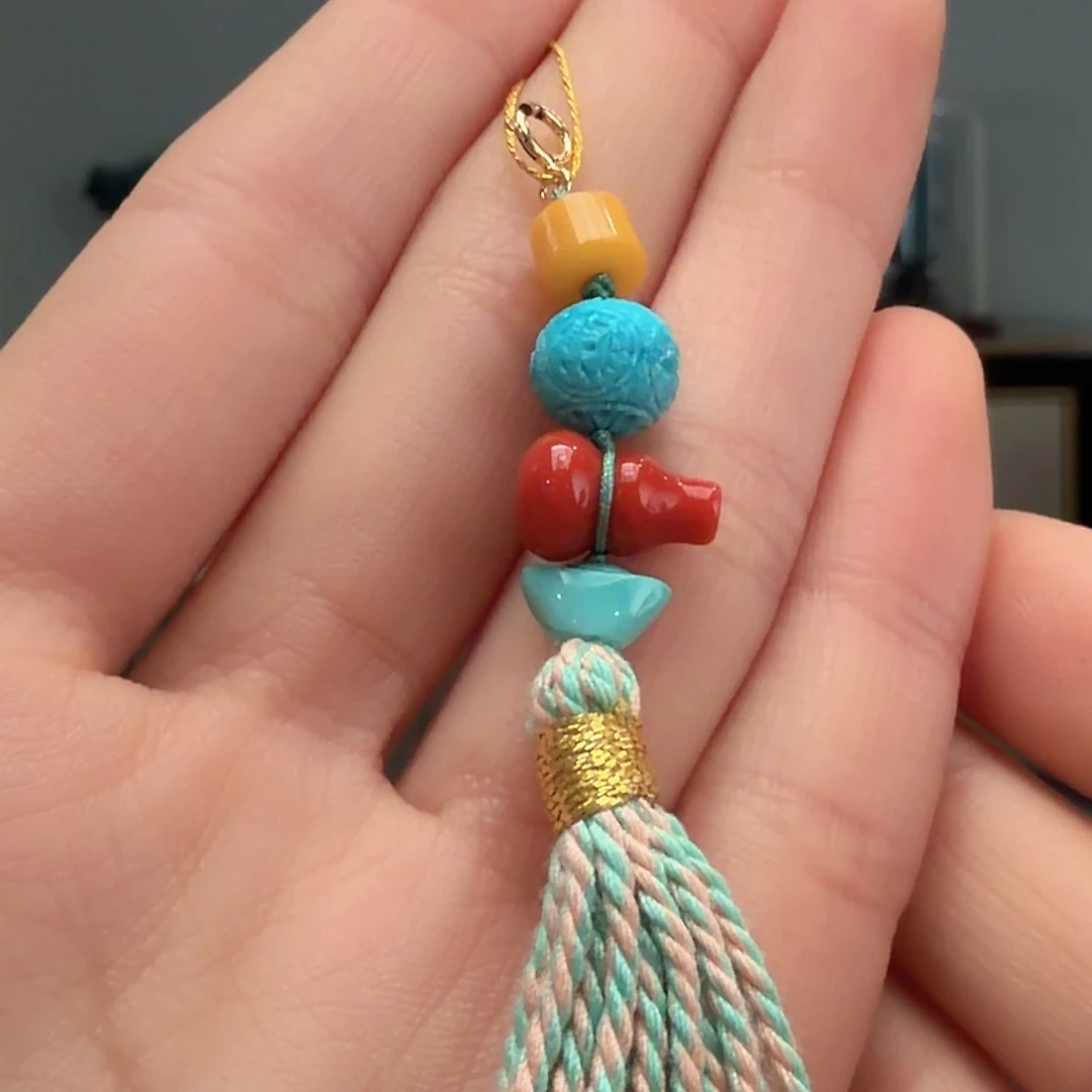 绿松石未镶嵌颈饰