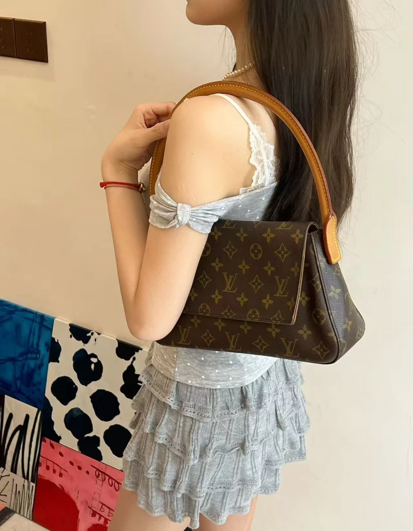 95新 LouisVuitton/路易威登 小号老花looping