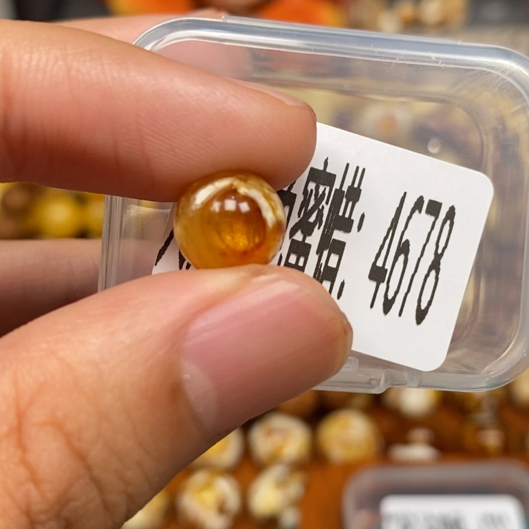 蜜蜡未镶嵌珠宝奇石4678