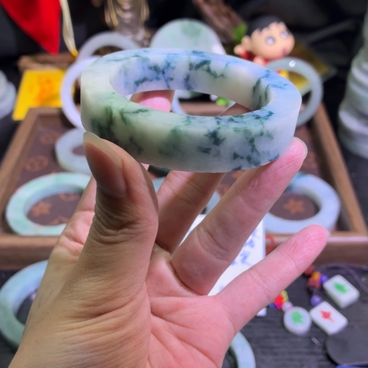 定制翡翠未镶嵌天然翡翠A货毛胚手镯