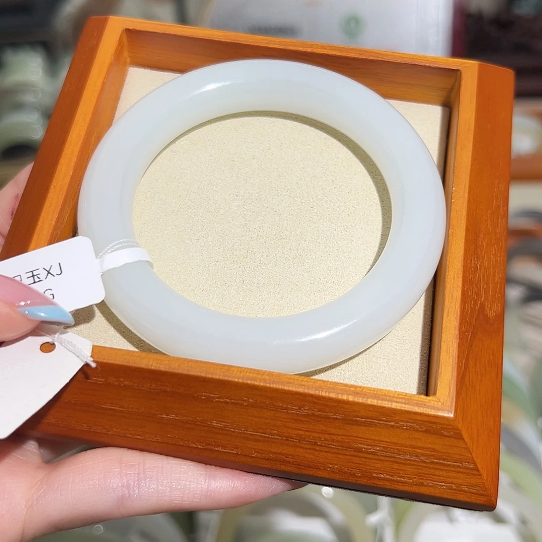 未镶嵌手镯和田玉羊脂白玉 一级白胖圆 56