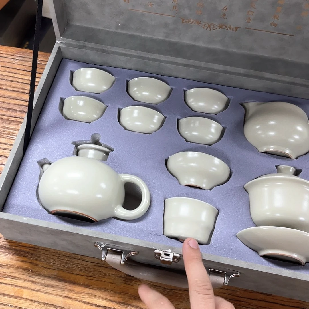 孤品茶具套装等。