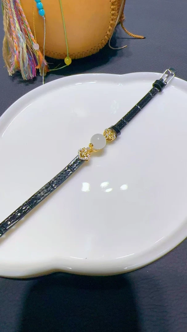 和田玉10m圆珠手链（银饰）轻奢