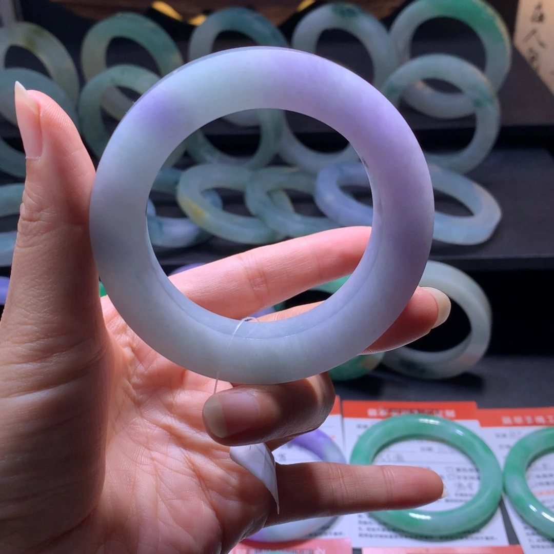 定制翡翠未镶嵌翡翠手镯