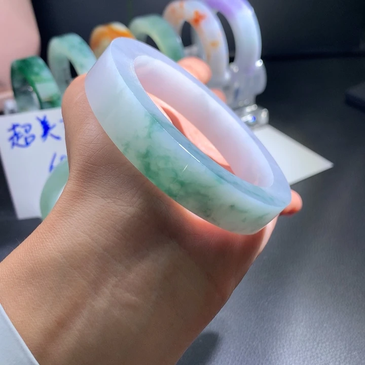 未镶嵌手镯定制翡翠