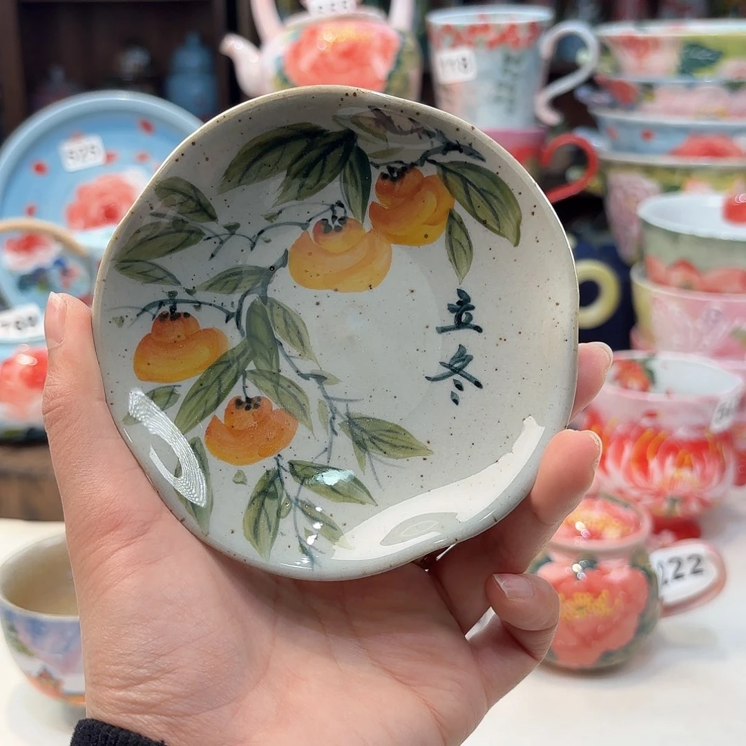 瓷片兔兔好de e mo tu tu