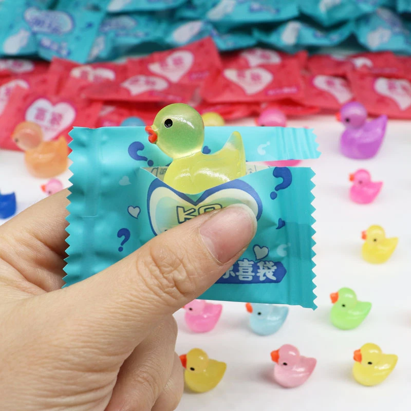 迷你仿真小鸭子模型盲袋彩色水晶小黄鸭装饰小摆件荧光发光小物件