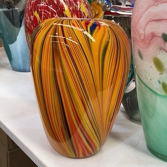 琉璃花瓶高25厘米口径6厘米