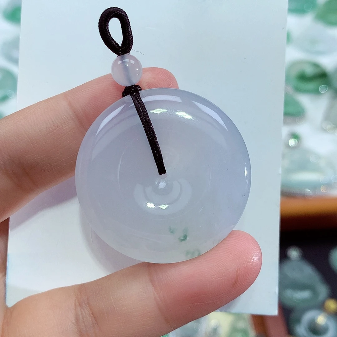 翡翠未镶嵌颈饰平安扣