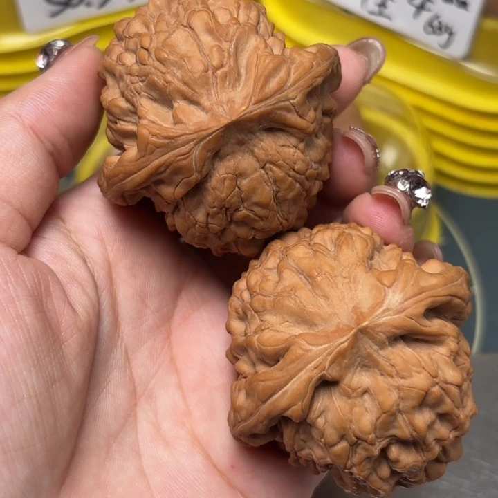 王***人文玩核桃吊坠53-7042-02