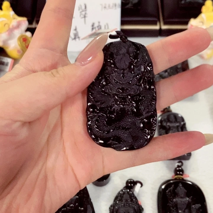 海***空翡翠未镶嵌颈饰翡翠
