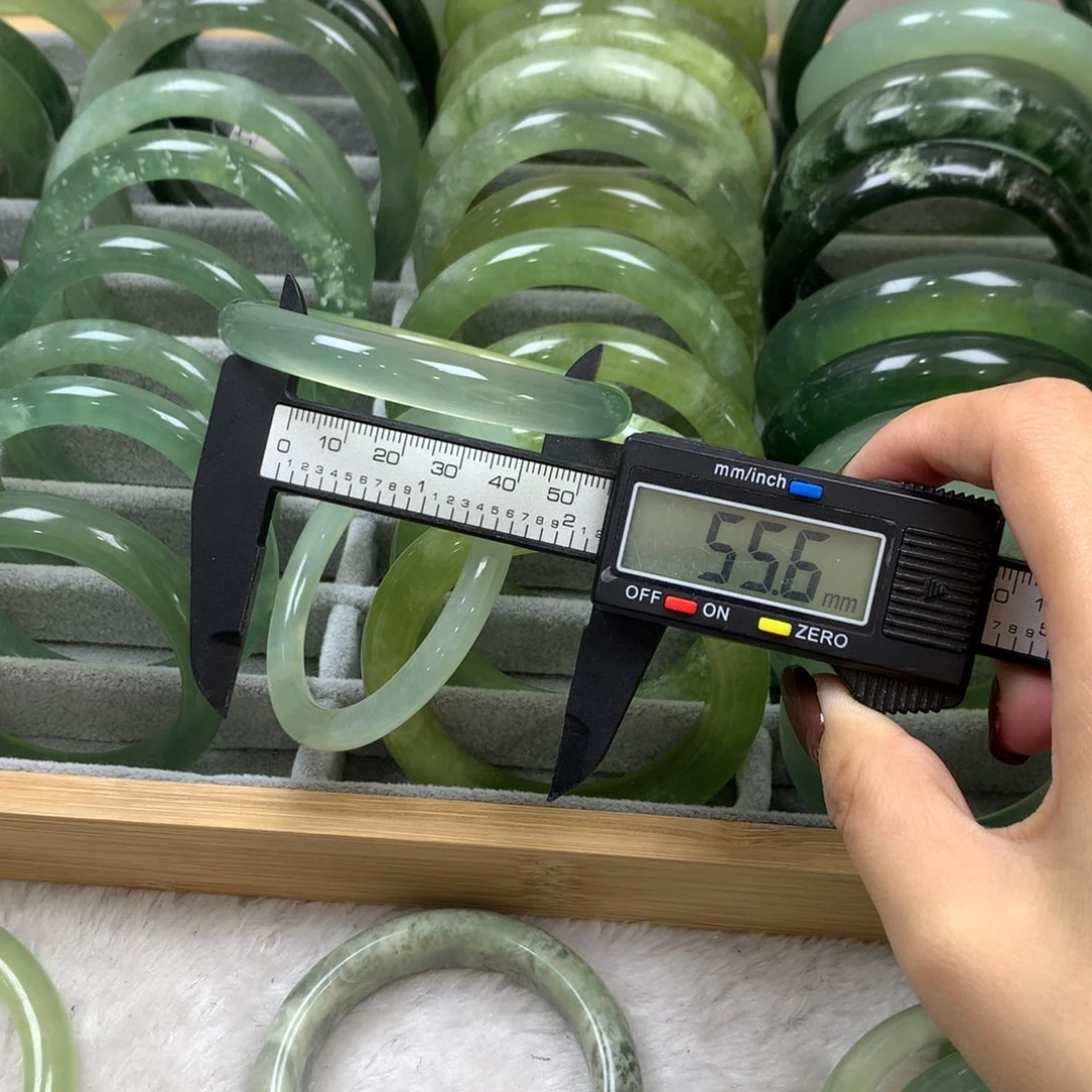 蛇纹石玉未镶嵌手镯17