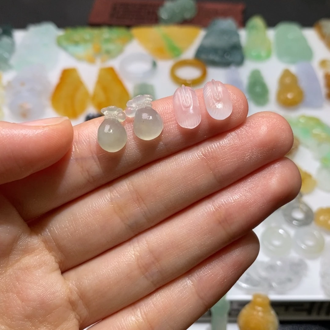 铜****定制翡翠未镶嵌耳饰