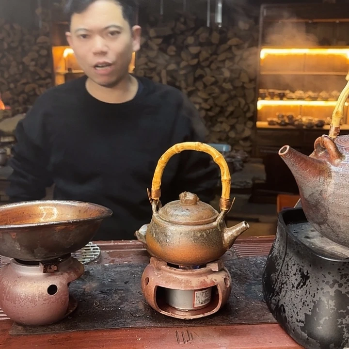 紫砂柴烧方尊提梁壶