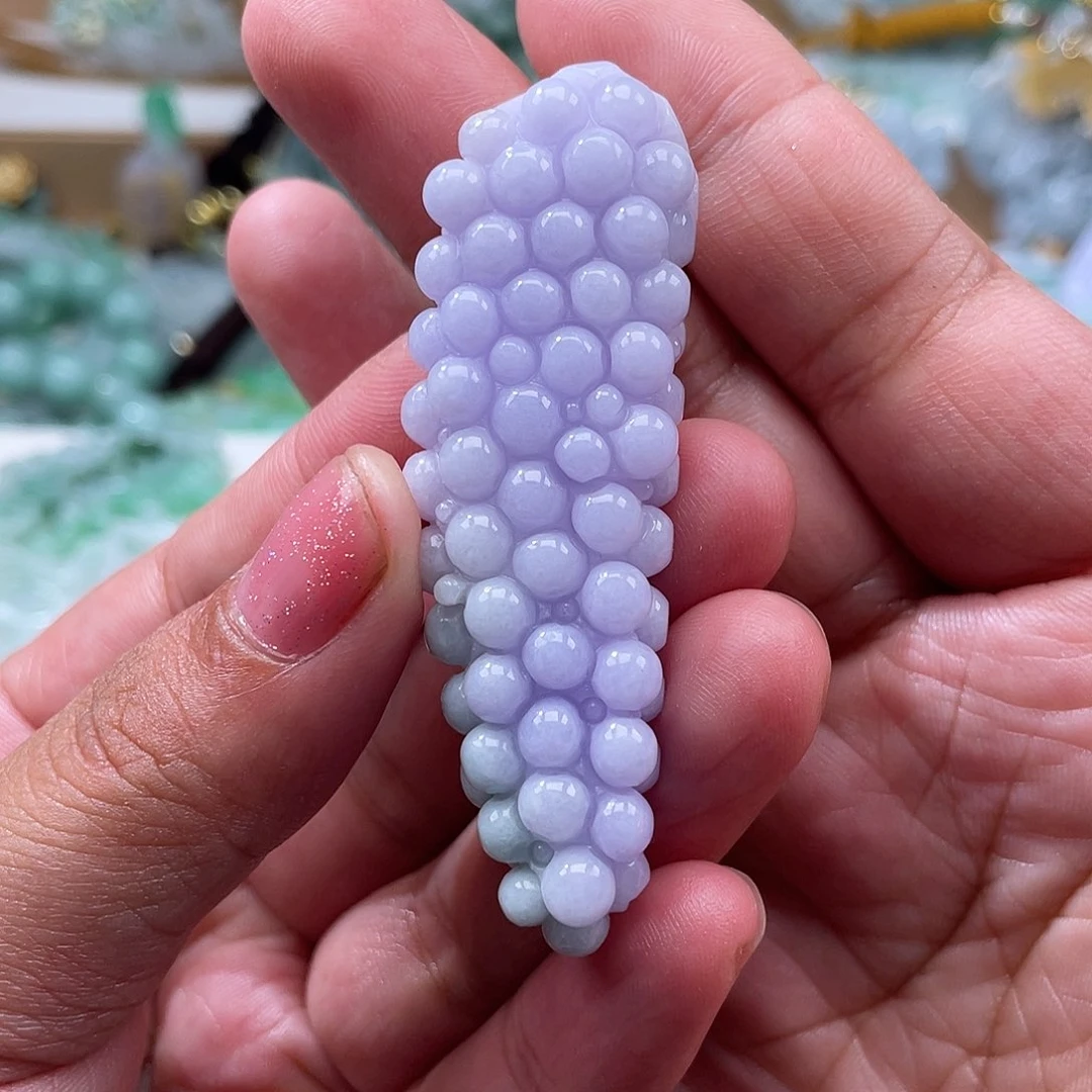 翡翠未镶嵌颈饰?**～